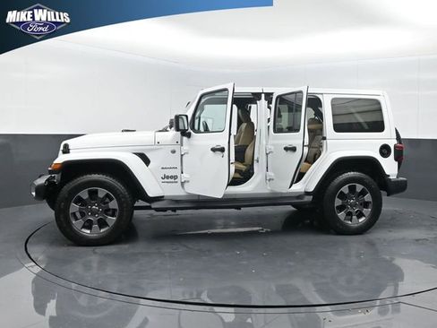 Used 2018 Jeep Wrangler Unlimited Sahara image 28