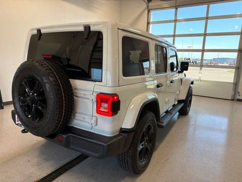 Used 2021 Jeep Wrangler Unlimited Sahara AWD/4WD image 11