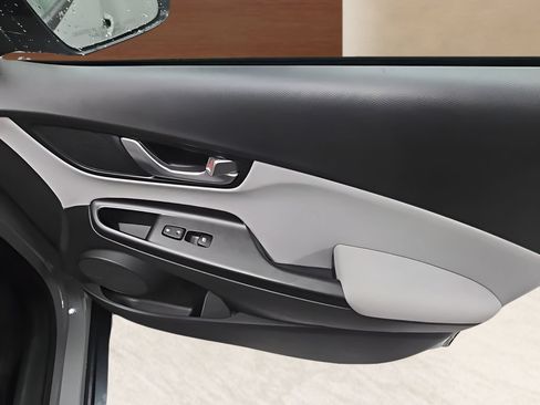 Certified 2022 Hyundai Kona Limited AWD/4WD image 24