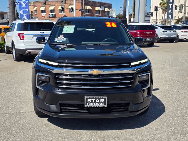Used 2026 Chevrolet Traverse LT FWD image 2