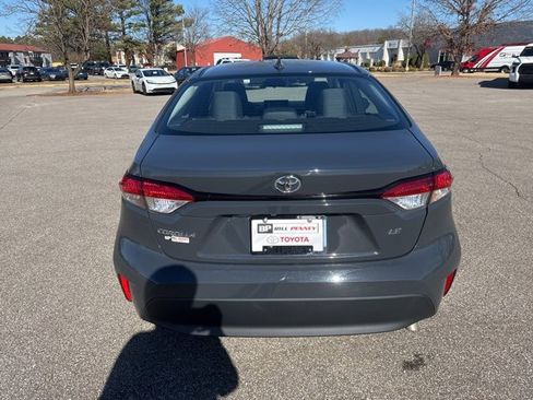 Used 2025 Toyota Corolla LE image 4