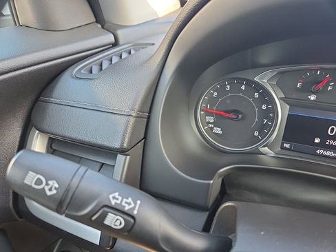 Used 2024 GMC Terrain SLT image 28