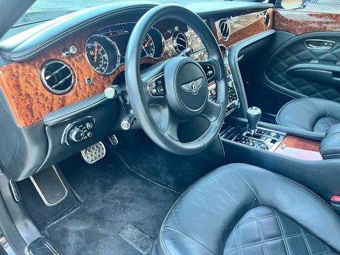 Used 2014 Bentley Mulsanne image 38