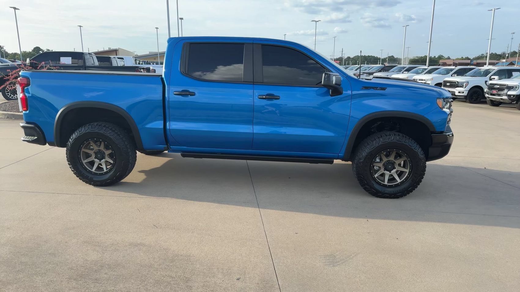 Used 2024 Chevrolet Silverado 1500 ZR2 w/ Technology Package AWD/4WD image 2