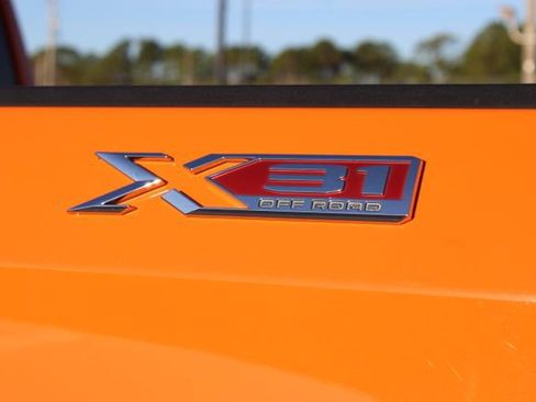 Used 2021 GMC Sierra 1500 SLE w/ X31 Off-Road Package image 19