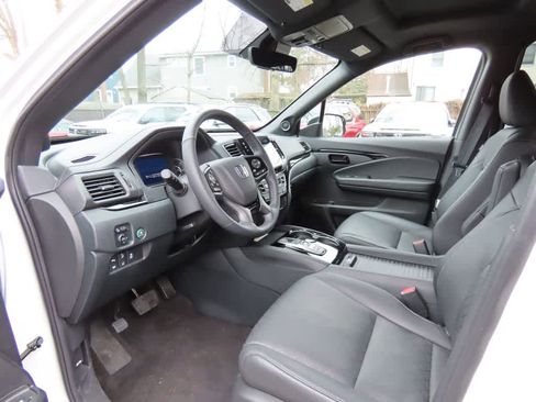 Used 2023 Honda Passport Elite image 2