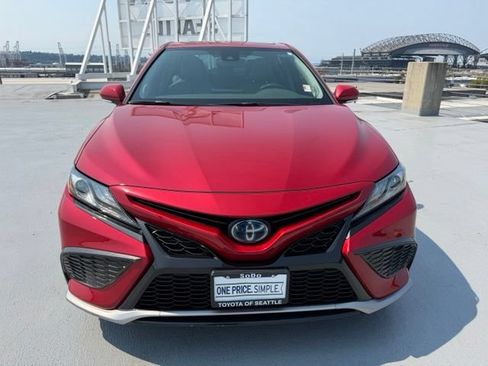 Used 2022 Toyota Camry XSE w/ Navigation Upgrade Package FWD image 8