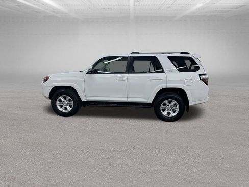 Used 2022 Toyota 4Runner SR5 Premium w/ Moonroof Package AWD/4WD image 7