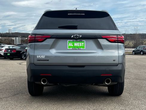 Used 2023 Chevrolet Traverse LT image 6