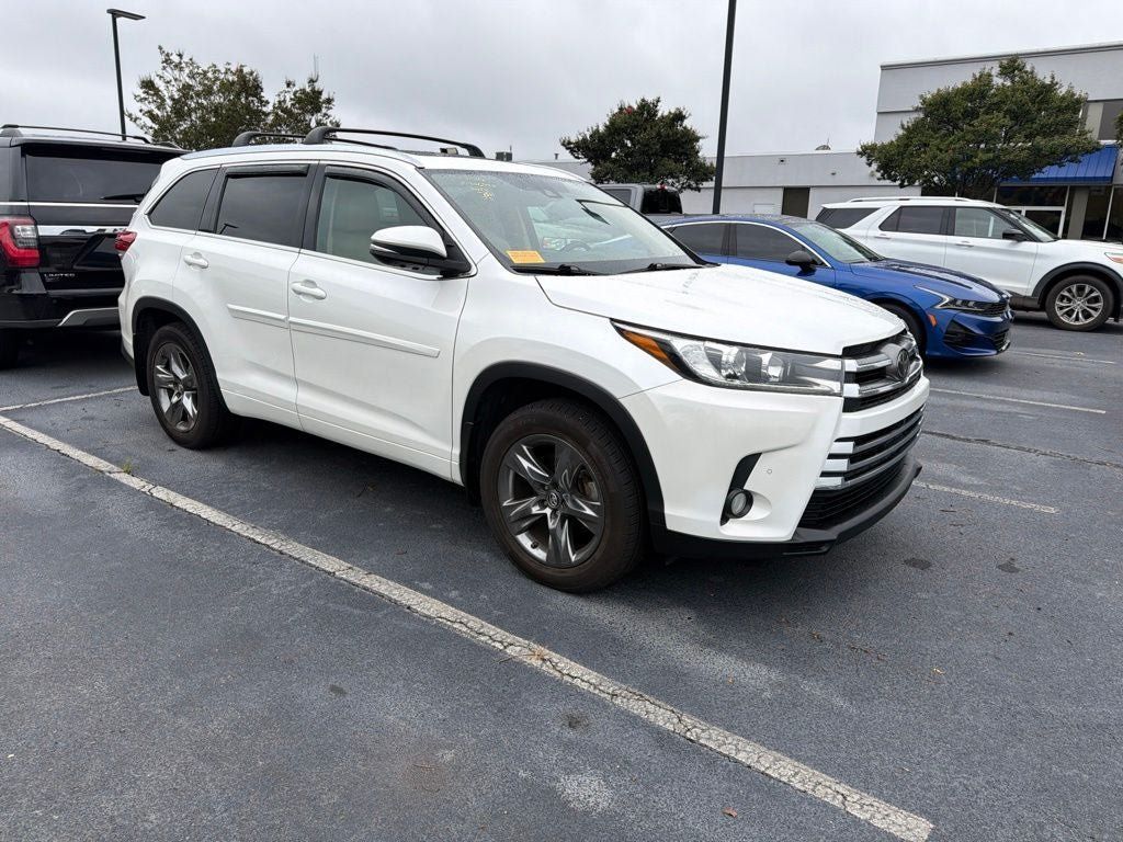 Used 2018 Toyota Highlander Limited Platinum AWD/4WD image 9