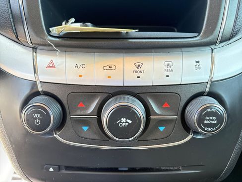 Used 2016 Dodge Journey SE w/ Flexible Seating Group FWD image 20