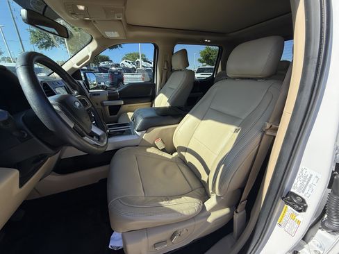 Used 2017 Ford F150 Lariat image 28