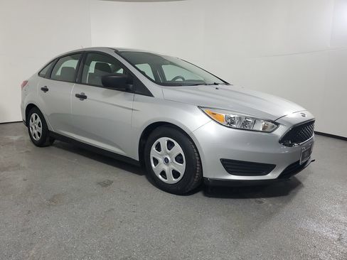 Used 2015 Ford Focus S image 25