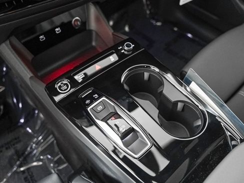 New 2027 Audi Q6 e-tron Premium Plus AWD/4WD image 15
