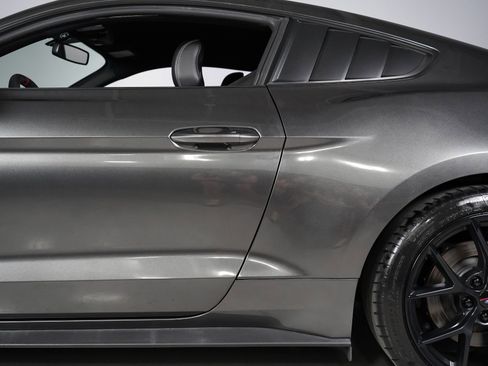 Used 2018 Ford Mustang GT Premium w/ Black Accent Package RWD image 8