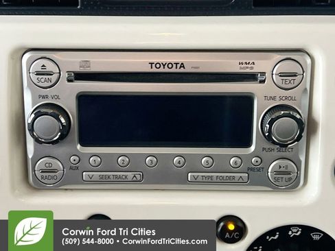 Used 2014 Toyota FJ Cruiser 4WD image 21