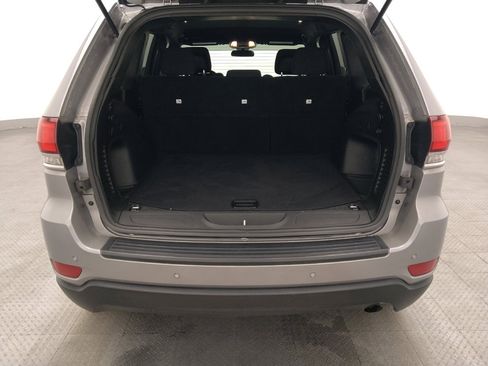 Used 2021 Jeep Grand Cherokee Laredo RWD image 29