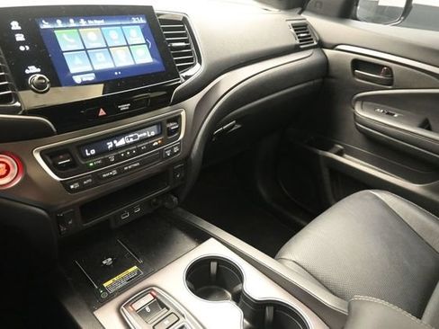Used 2025 Honda Passport EX-L image 31