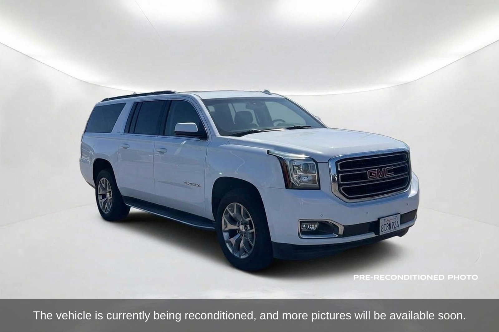 Used 2020 GMC Yukon XL SLE w/ SLE Value Package AWD/4WD image 3