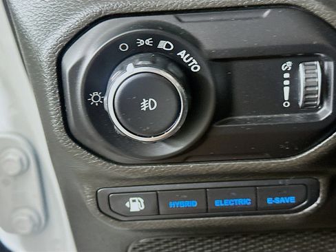 Used 2023 Jeep Wrangler Unlimited w/ Sun & Screen Package AWD/4WD image 17
