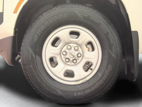 Used 2025 Nissan Frontier S RWD image 9