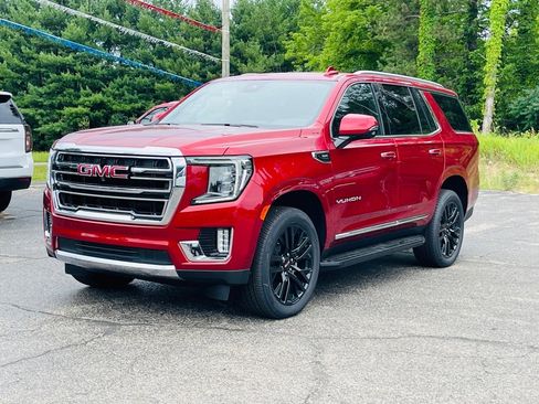 New 2024 GMC Yukon SLT w/ SLT Luxury Package image 4