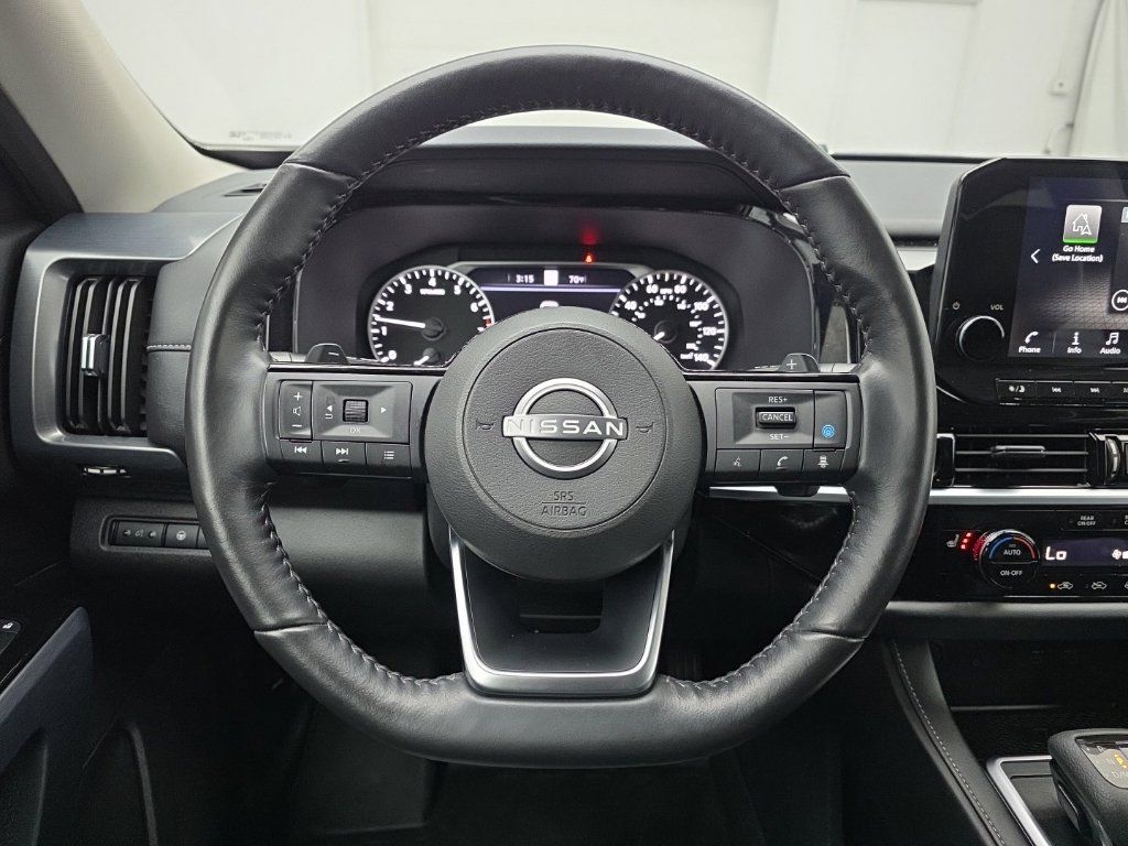 Used 2024 Nissan Pathfinder SL w/ Lighting Package (N92) AWD/4WD image 18
