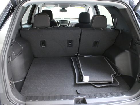 Used 2023 Chevrolet Equinox LT image 28