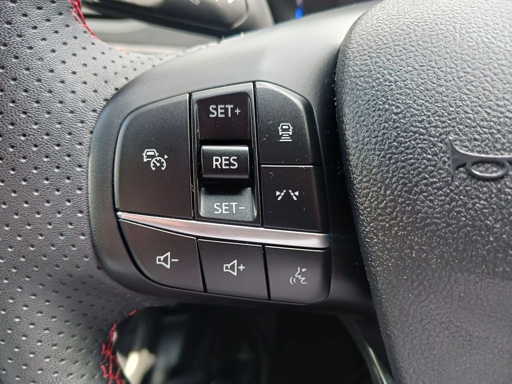 Used 2023 Ford Escape ST-Line w/ Tech Pack #1 AWD/4WD image 18