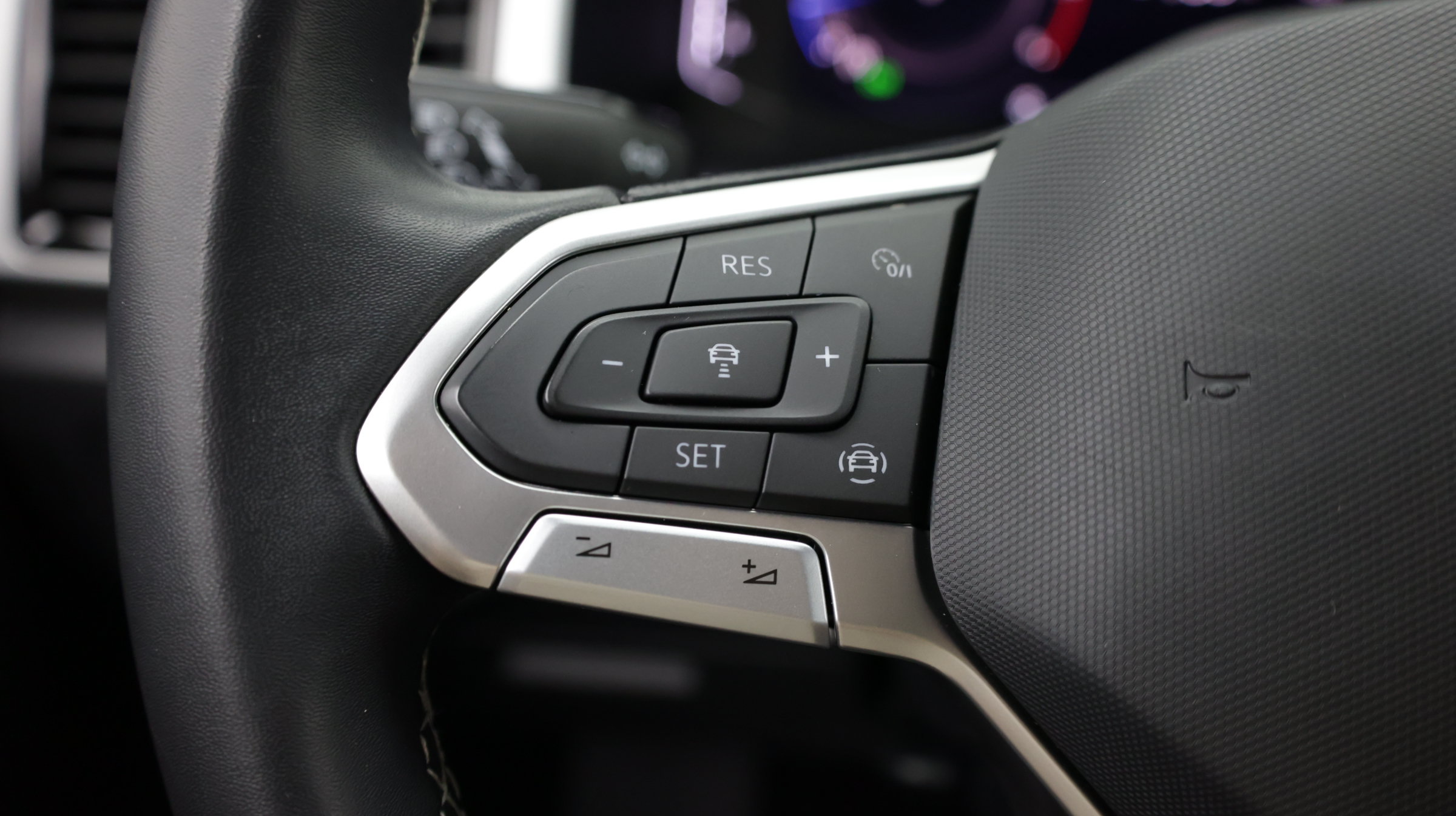 Used 2023 Volkswagen Atlas Cross Sport SE FWD image 19