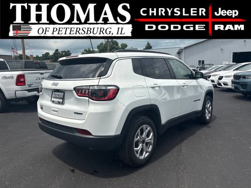 Used 2025 Jeep Compass Latitude w/ Convenience Group AWD/4WD image 7