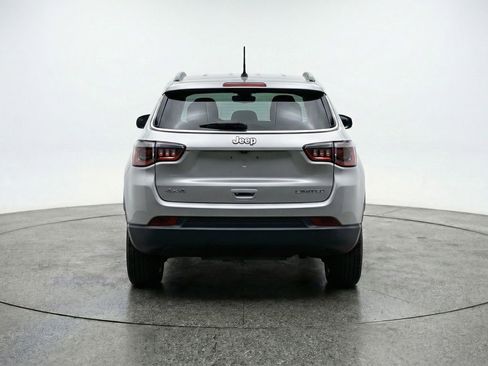 Used 2025 Jeep Compass Latitude image 7