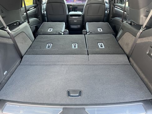 Used 2026 Cadillac Escalade Sport AWD/4WD image 23