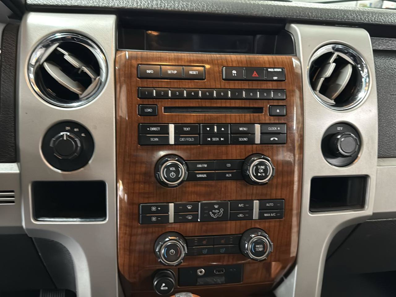 Used 2010 Ford F150 Lariat AWD/4WD image 15