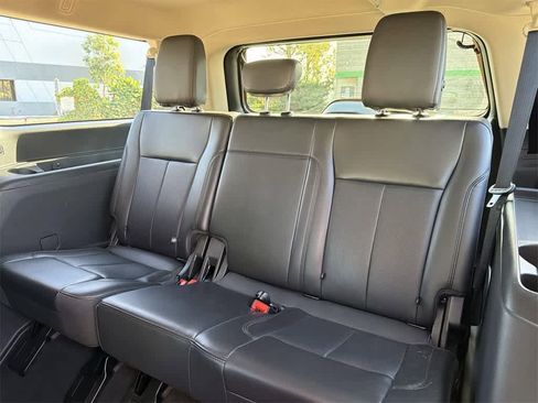 Used 2024 Ford Expedition Max XLT image 32