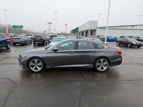 Used 2018 Honda Accord Touring image 6