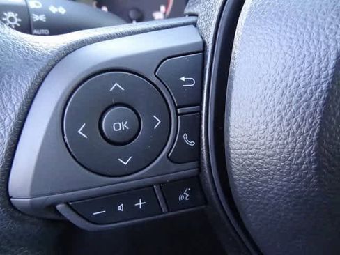 Used 2025 Toyota Corolla LE image 15