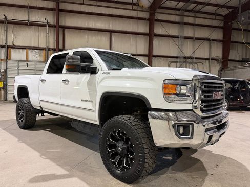 Used 2018 GMC Sierra 2500 SLT w/ Duramax Plus Package AWD/4WD image 1