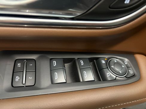 Used 2024 Chevrolet Suburban High Country AWD/4WD image 34