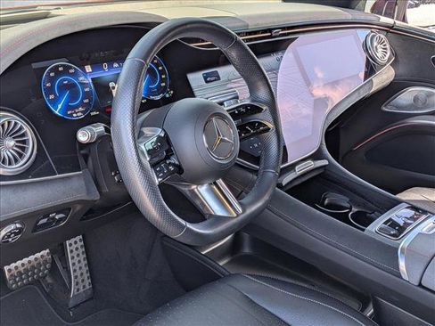 Used 2023 Mercedes-Benz EQS 580 4MATIC Sedan w/ Exclusive Trim Package image 11