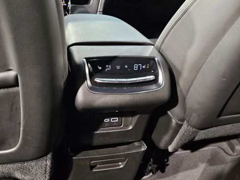 Used 2024 Cadillac XT6 Premium Luxury image 38