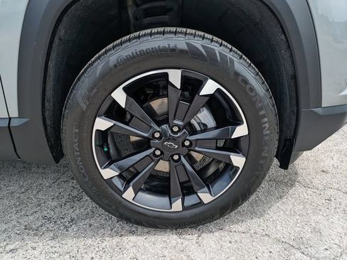 Used 2025 Chevrolet Equinox RS w/ Safety and Technology Package FWD image 11