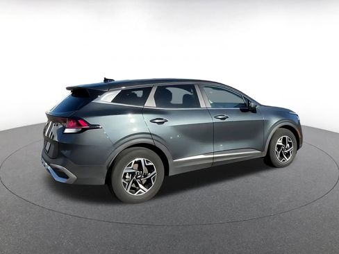 Used 2025 Kia Sportage LX image 16