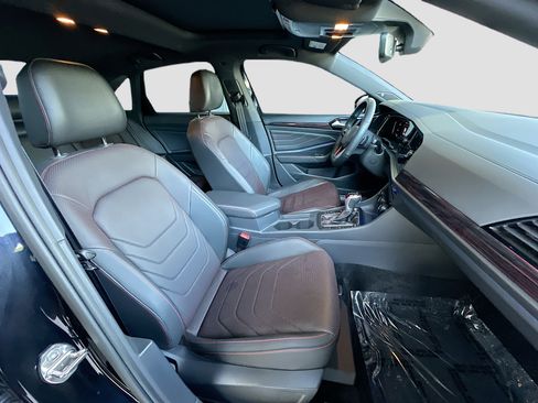 Used 2024 Volkswagen Jetta GLI Autobahn w/ GLI Black Package image 28