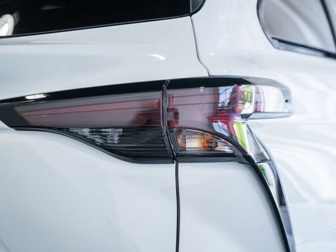 New 2026 Toyota Sienna XLE Woodland Edition AWD/4WD image 6