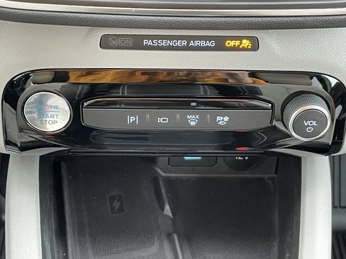 Used 2023 Ford Escape SE w/ PHEV Premium Package image 27