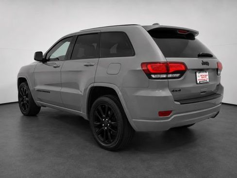 Used 2019 Jeep Grand Cherokee Altitude AWD/4WD image 6