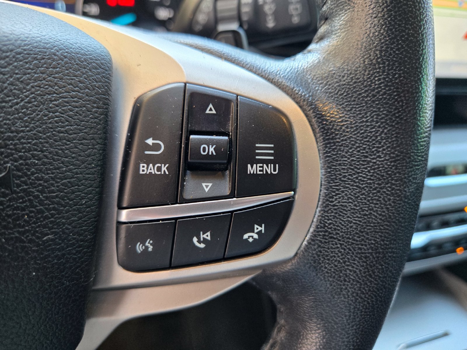 Used 2020 Ford Explorer XLT w/ Equipment Group 202A RWD image 13