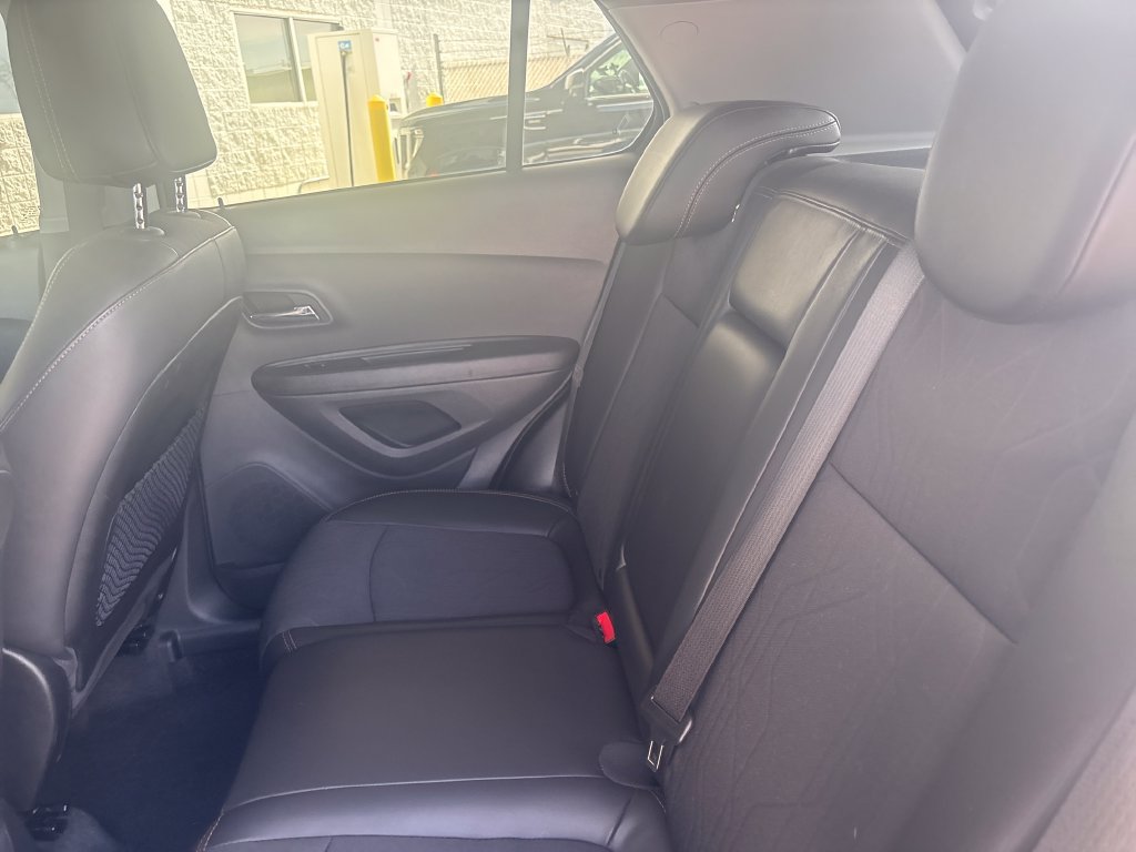 Used 2020 Chevrolet Trax LT w/ Driver Confidence Package FWD image 29