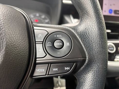Used 2024 Toyota Corolla LE FWD image 28